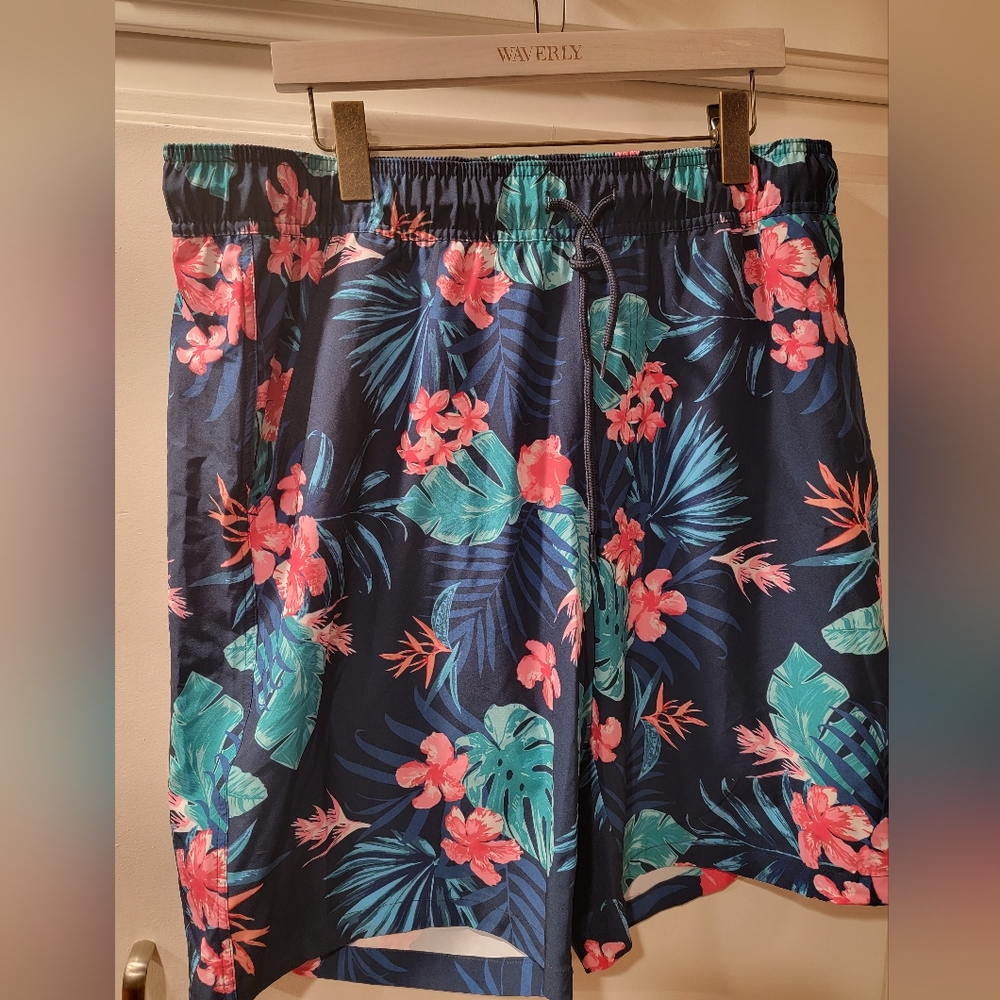 Surplus Custom CO./Thread Collective Performance Boardshort Floral/Tropi…